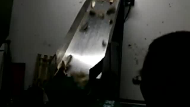 榴莲壳粉碎机工作视频实拍视频封面