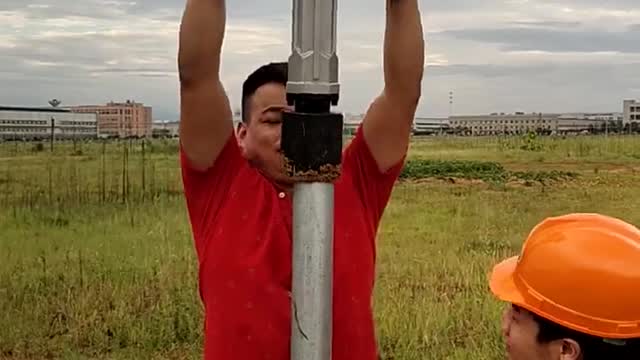 二冲程汽油打桩机工作视频实拍视频封面