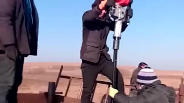 木桩汽油打桩机工作视频实拍视频封面