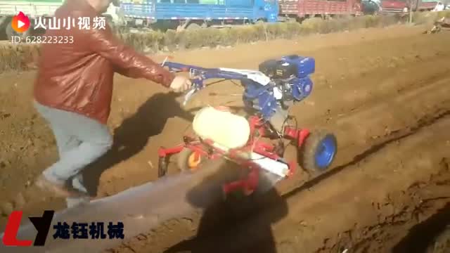 微耕机覆膜机工作视频实拍视频封面