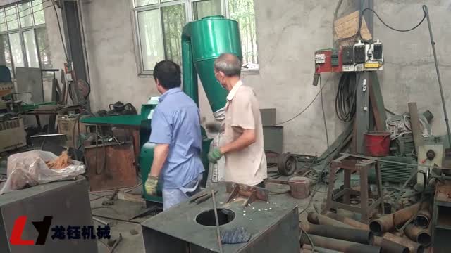 锤片式饲料粉碎机工作视频实拍视频封面
