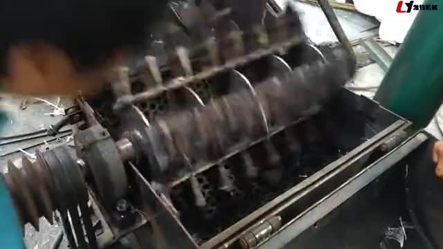 刀片式秸秆粉碎机工作视频实拍视频封面