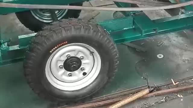 柴油机带粉碎机工作视频实拍视频封面