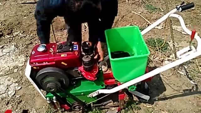 柴油履带式播种机实拍视频封面