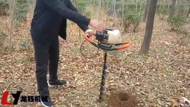 小型汽油挖坑机工作视频实拍视频封面