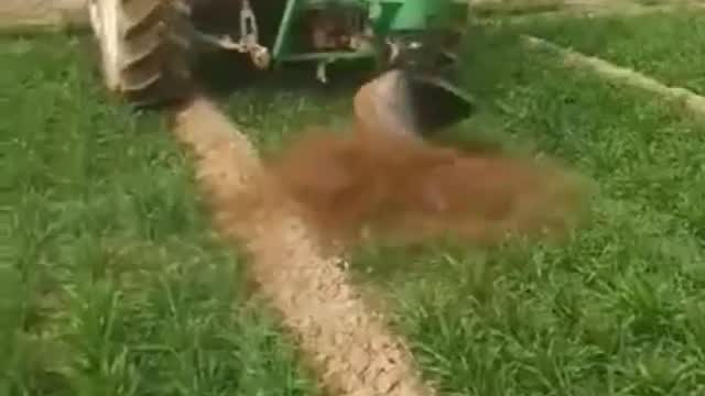 栽树挖坑机工作视频实拍视频封面