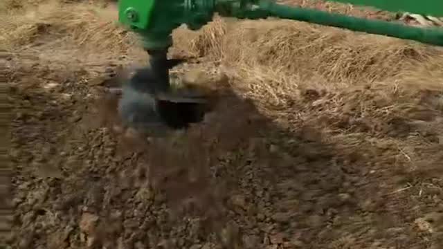 有机肥挖坑机工作视频实拍视频封面